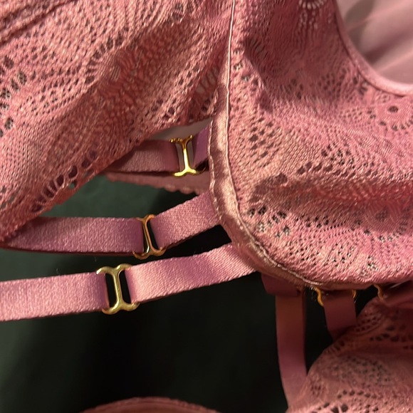NWT Victoria’s Secret Very Sexy Unlined Plunge - Picture 3 of 5
